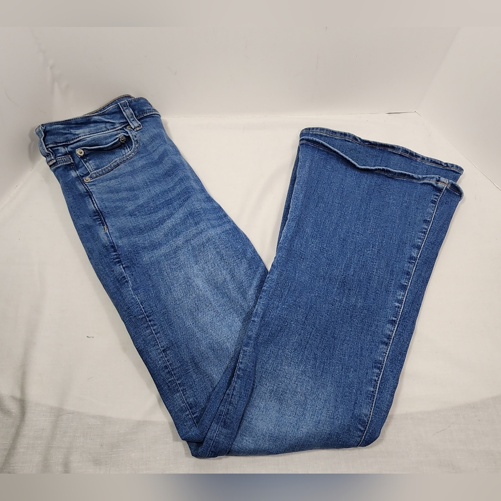 AMERICAN EAGLE NEXT LEVEL STRETCH SUPER HI-RISE FLARE WOMEN'S JEANS, Sz 6, BLUE